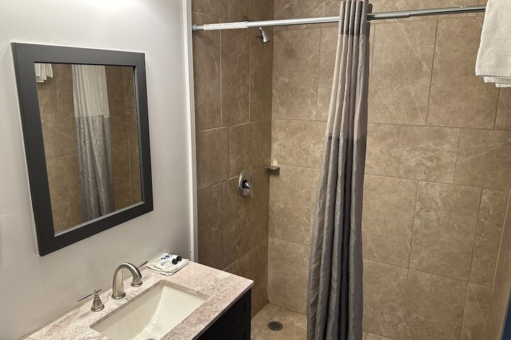 Room 6 of 21