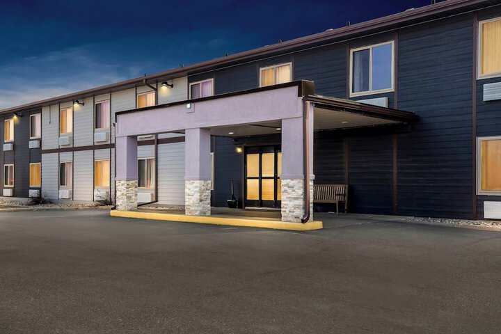 Red Roof Inn & Suites Tomah
