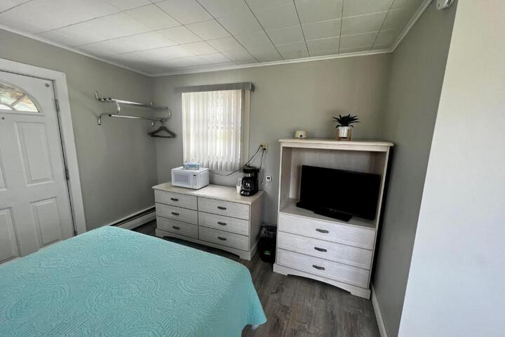 Claddagh Motel & Suites