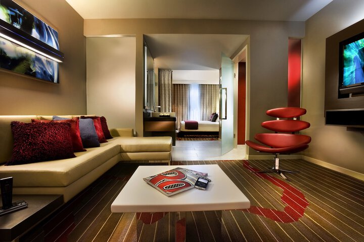 Room 15 of 50