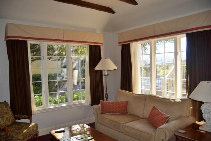 Vineyard Country Inn