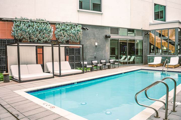 Pool 10 of 86