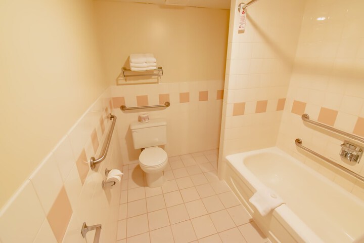 Room 44 of 65