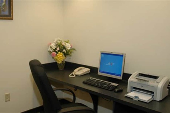 Business Center 18 of 18