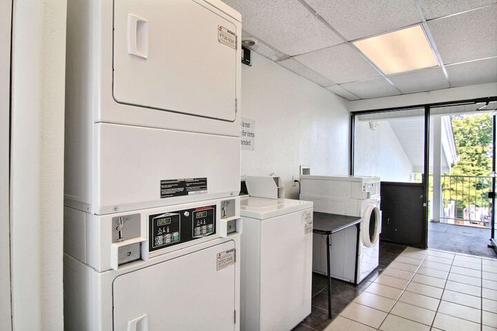 Motel 6 Middleburg Heights OH - Cleveland