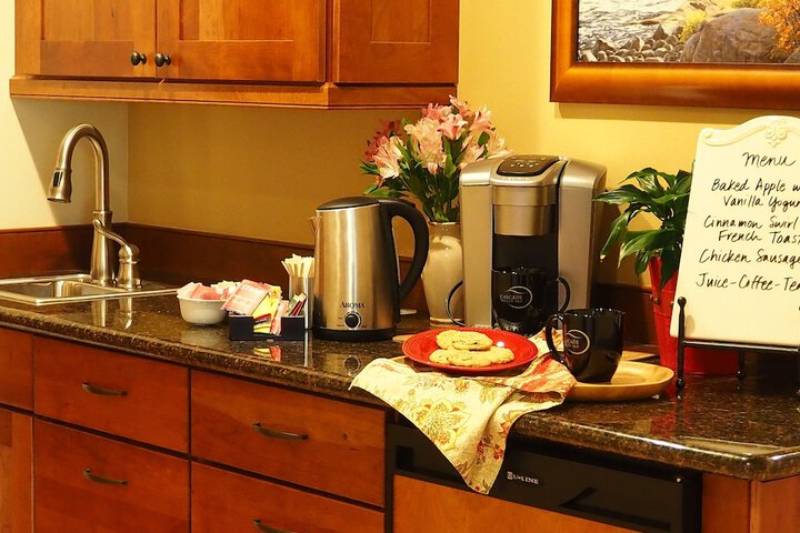 Breakfast/Coffee Service 36 of 70
