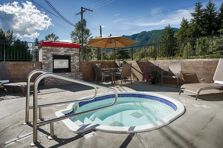 Pool 7 of 61