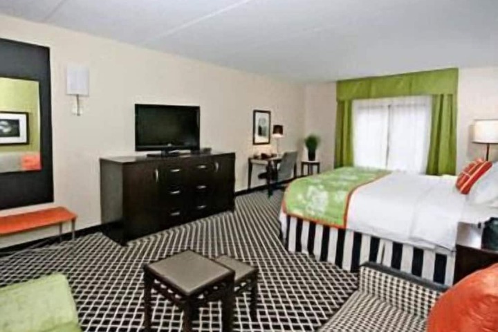 Room 27 of 48