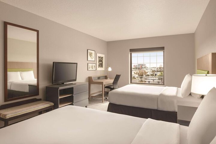 Room 15 of 32