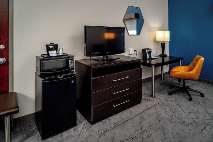 Room 51 of 110