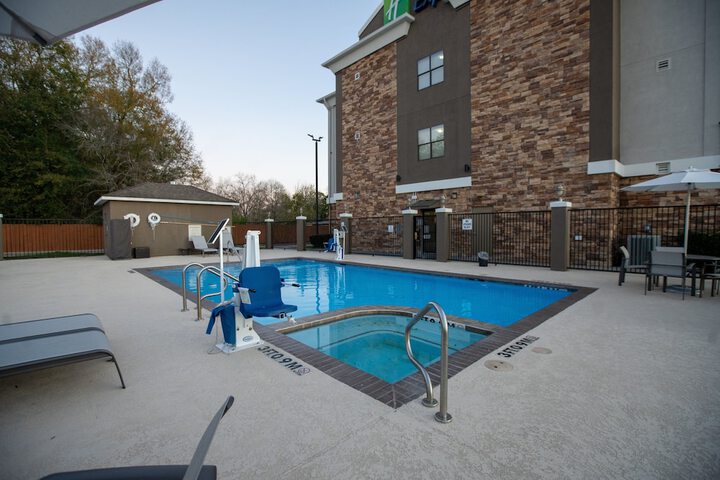 Pool 19 of 87