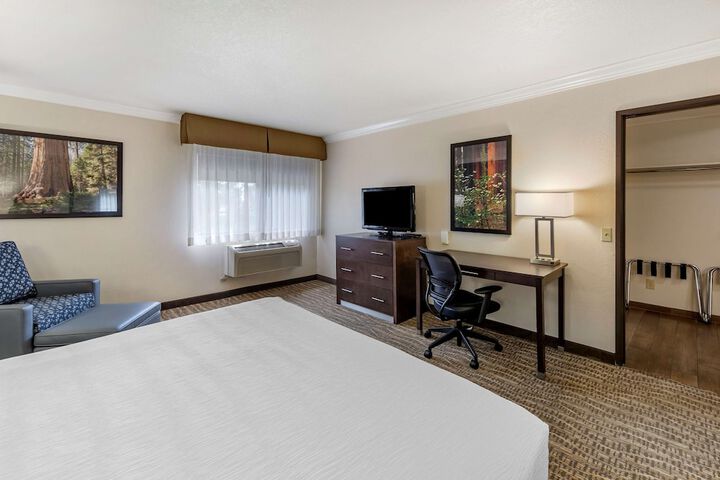 Room 12 of 34