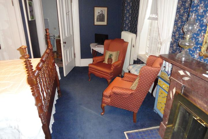 Room 9 of 31