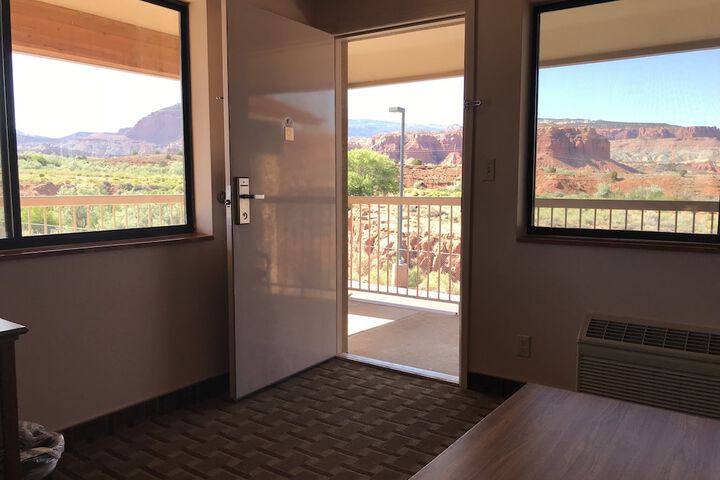 Room 25 of 69