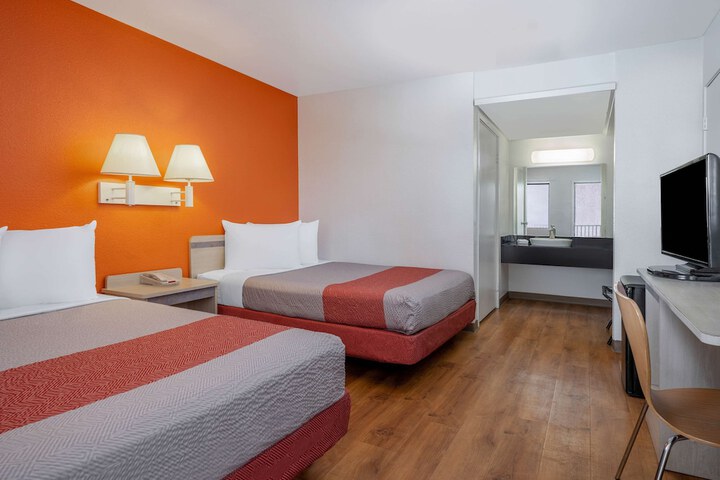 Room 44 of 50