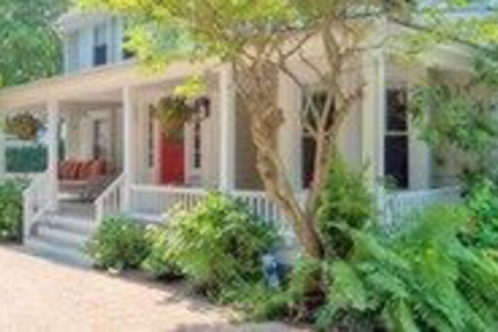 White Fences Inn
