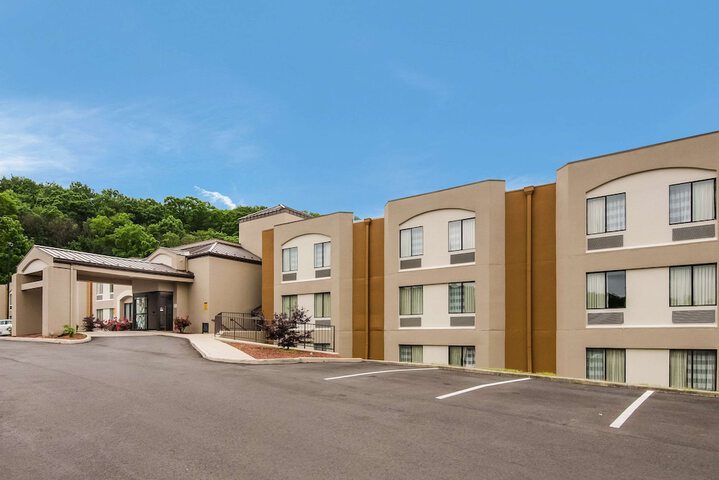Hotel 4 of 28