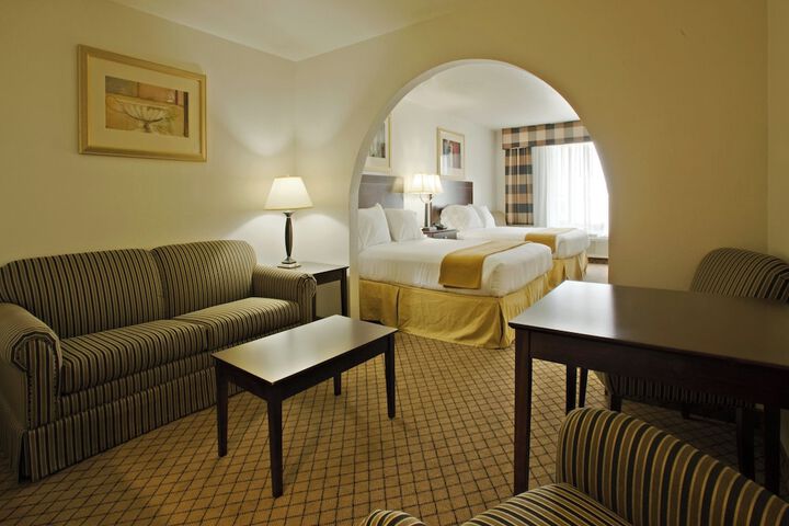 Holiday Inn Express & Suites Childress by IHG