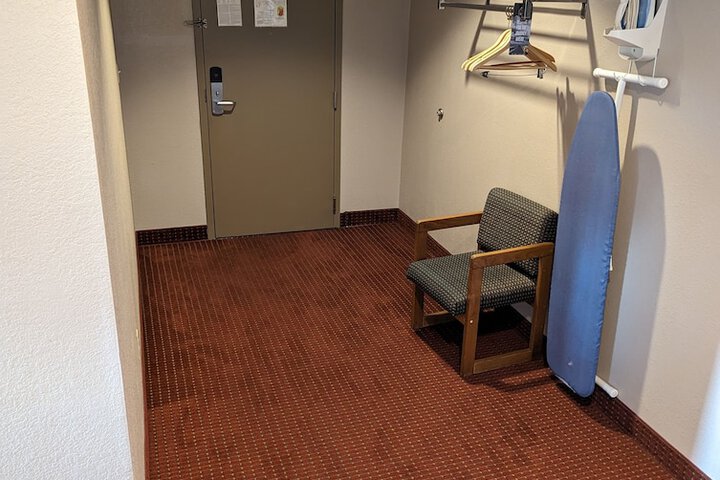 Room 48 of 64
