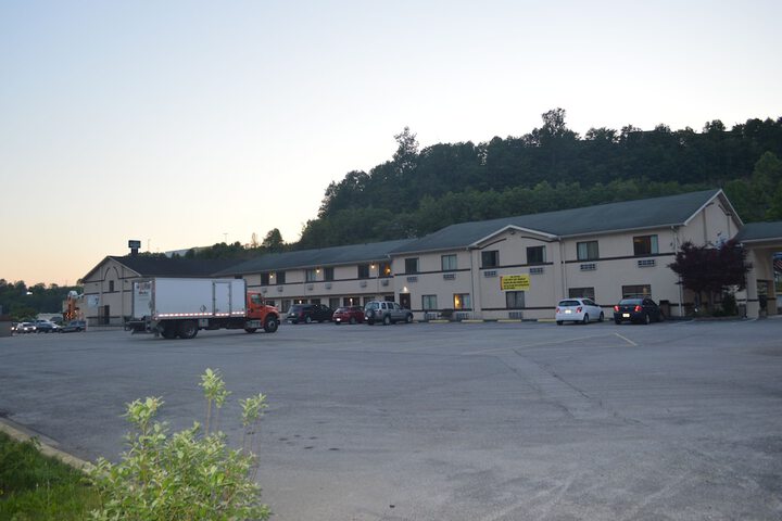 Hotel 4 of 74