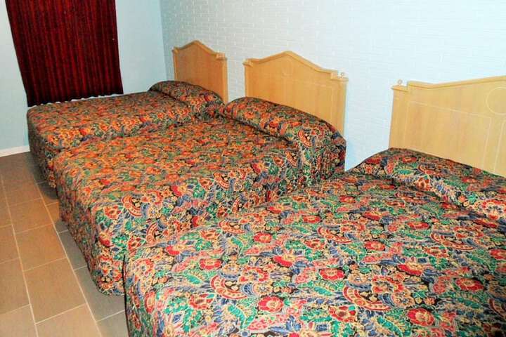 Room 8 of 25