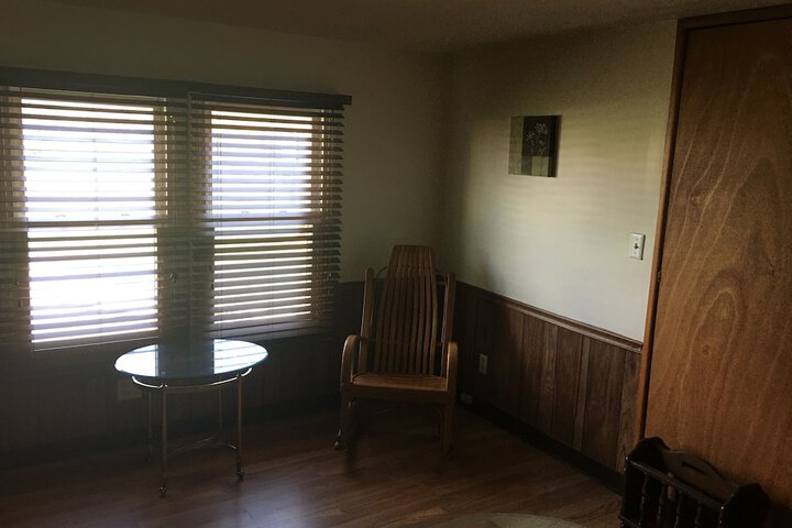 Room 9 of 25