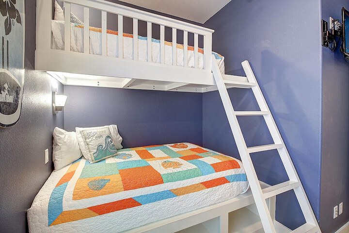 Room 43 of 61