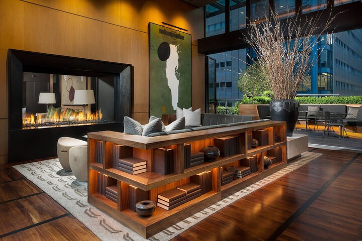 Lounge 80 of 86
