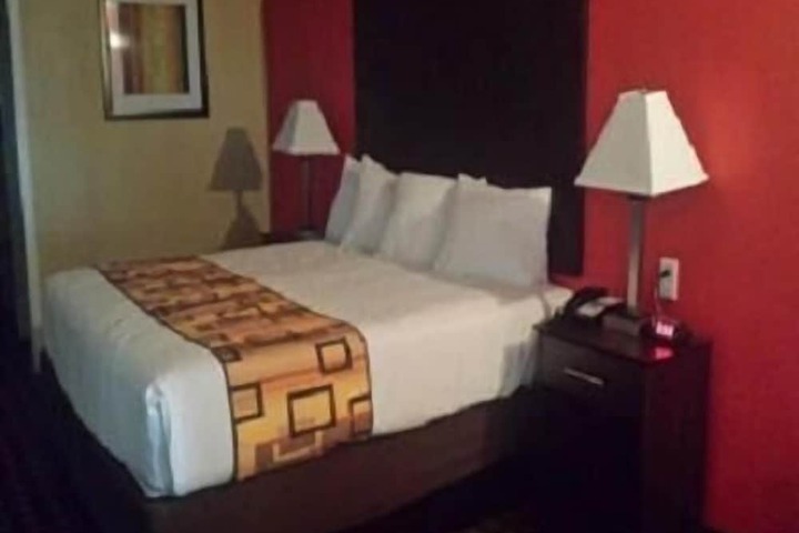 Room 22 of 28