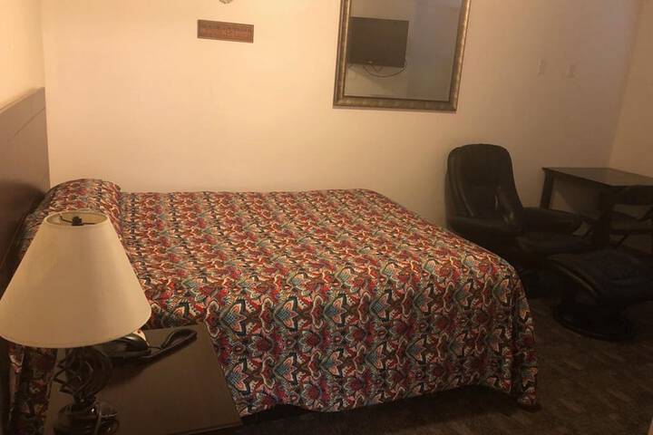 Room 9 of 12