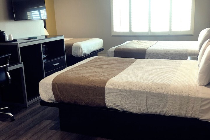 Deluxe Inn Hawthorne