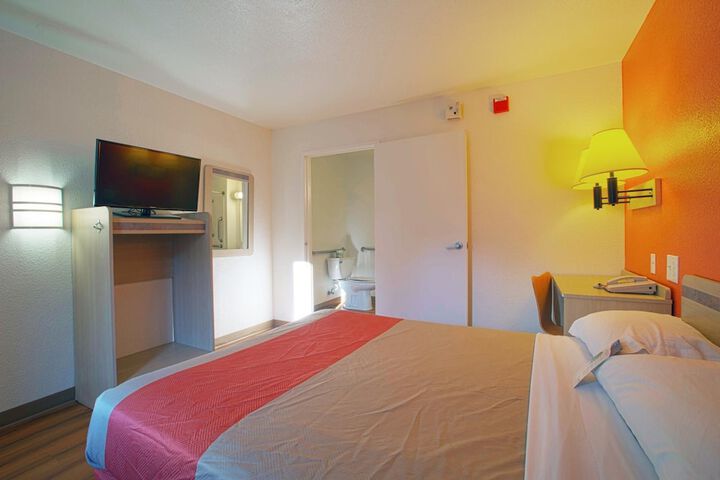 Room 15 of 43
