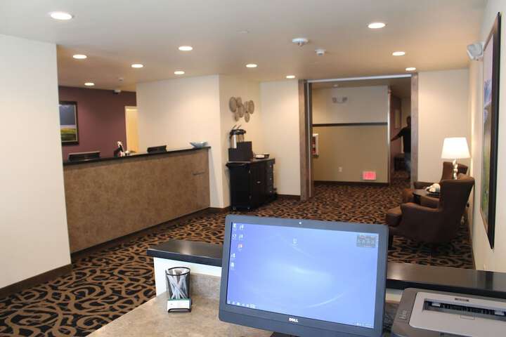 Business Center 31 of 33
