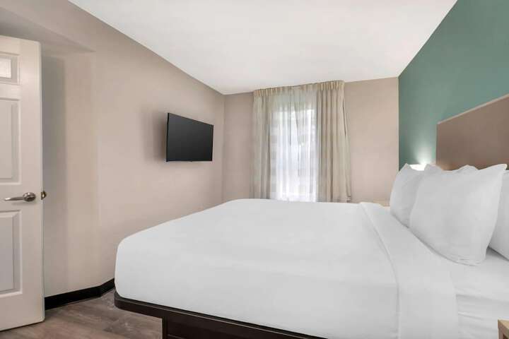 MainStay Suites Sterling near Dulles Town Center