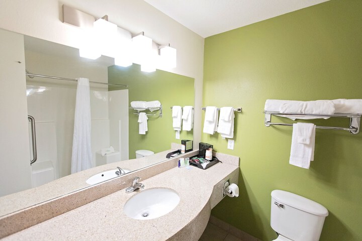 Sleep Inn & Suites Pleasant Hill - Des Moines