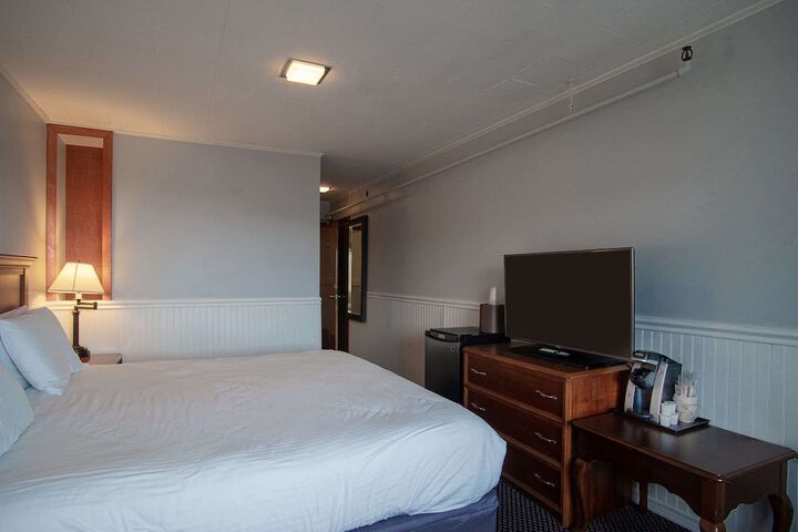 Room 13 of 247
