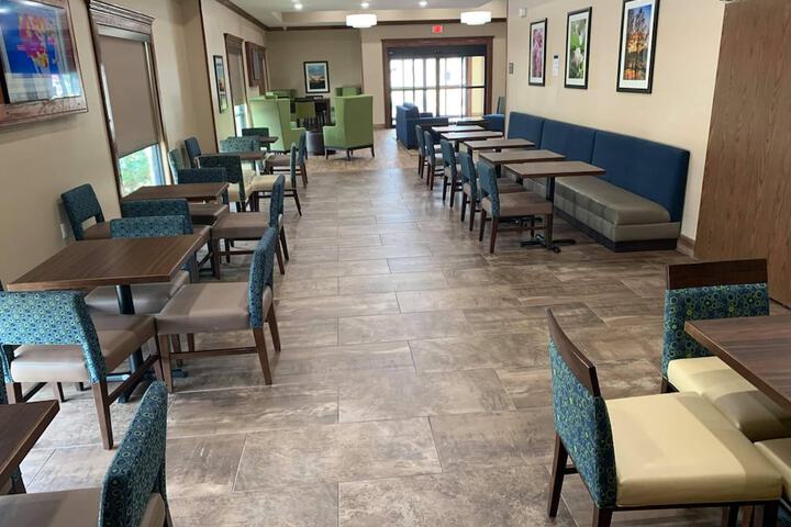 Comfort Suites West Monroe near Ike Hamilton Expo Center