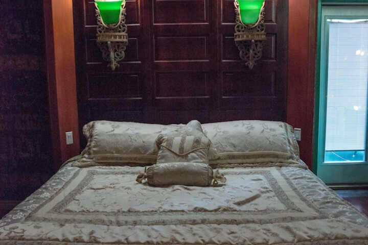 Room 16 of 62