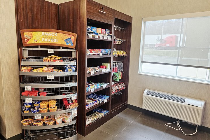 Wingate by Wyndham Pittsburgh / West Mifflin