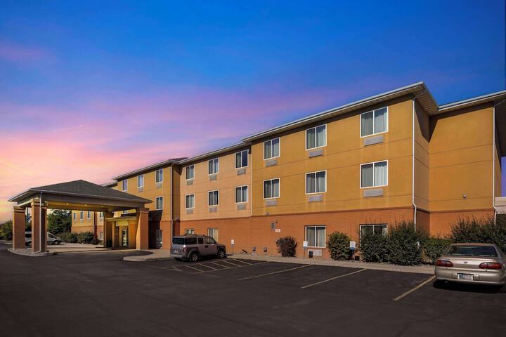 Comfort Inn & Suites Porter near Indiana Dunes