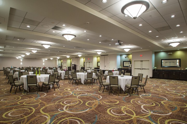 Ballroom/Hall 79 of 80