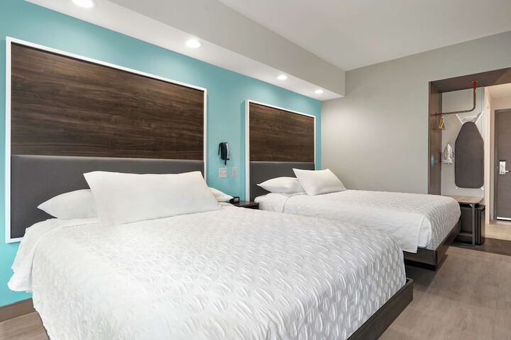Room 14 of 30