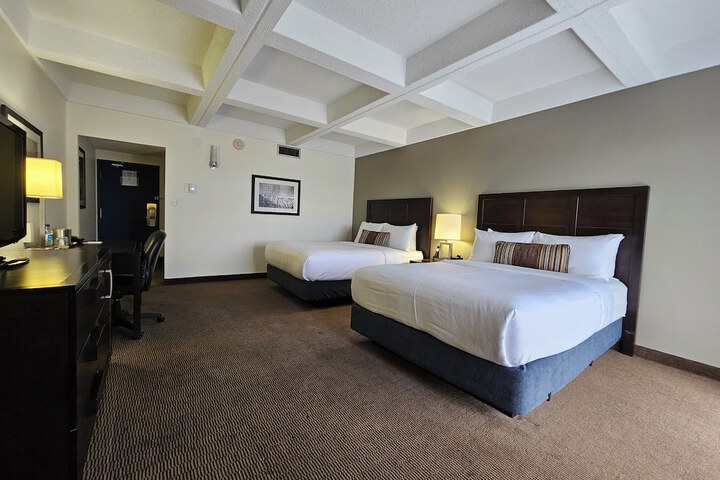 Room 33 of 61