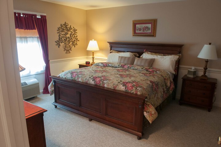 Camelot Restaurant & Inn