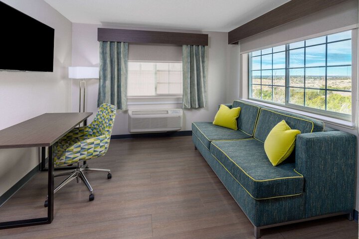 Room 15 of 32