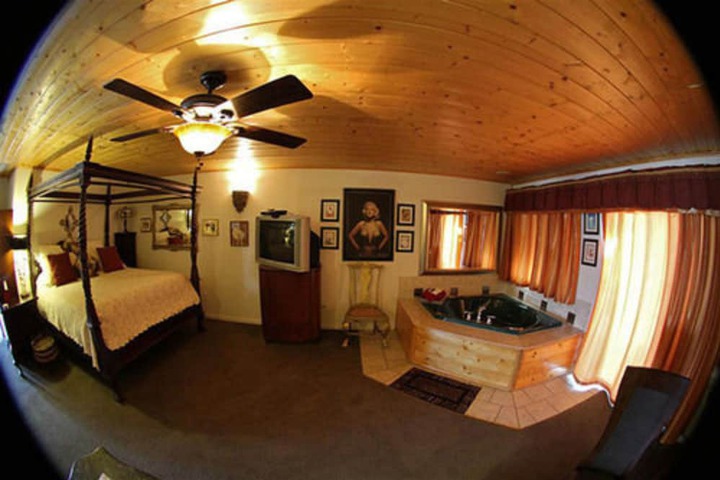 Room 40 of 101