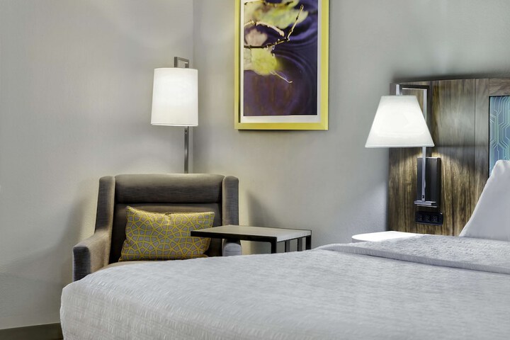 Room 9 of 33