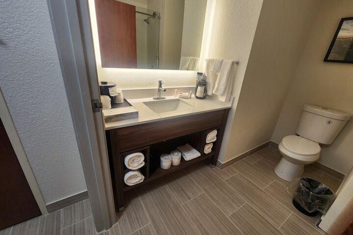 La Quinta Inn & Suites by Wyndham Milwaukee SW New Berlin