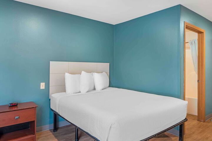 Room 8 of 25