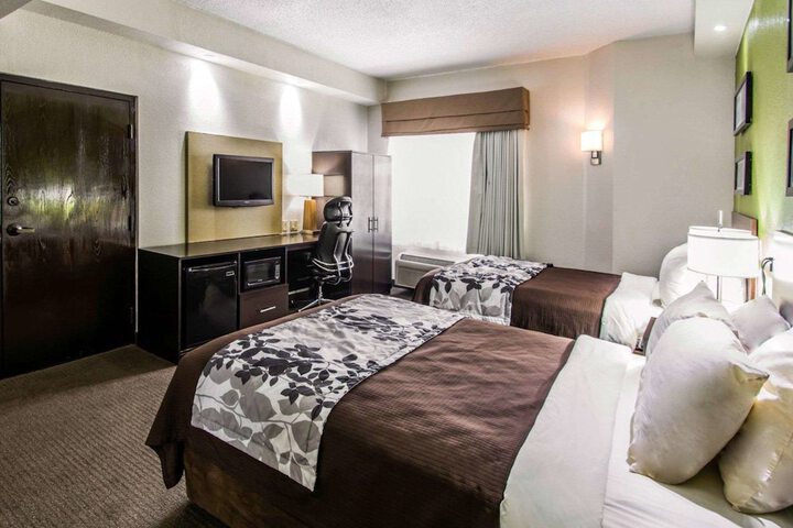 Room 32 of 42